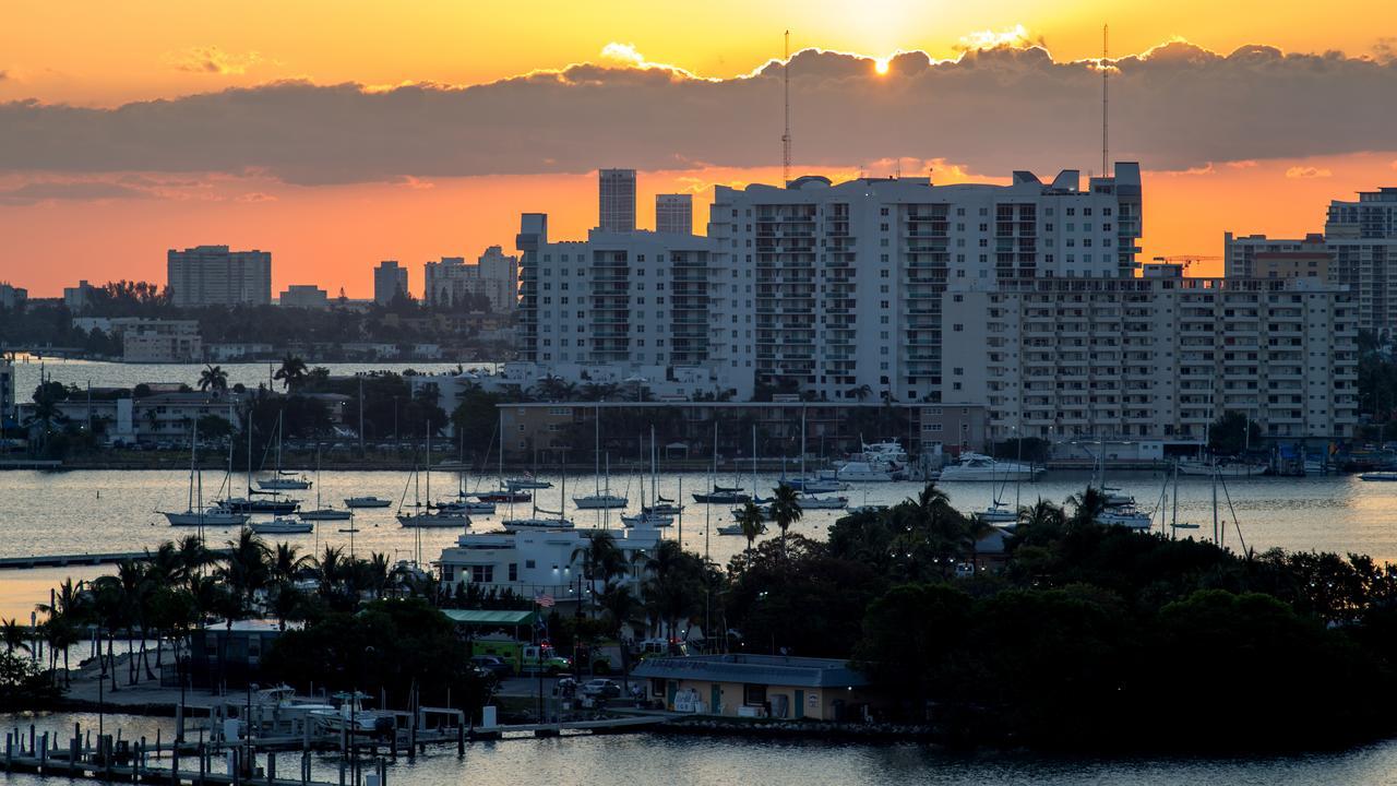 Shorecrest Miami Bay Luxury Apartments Exterior photo